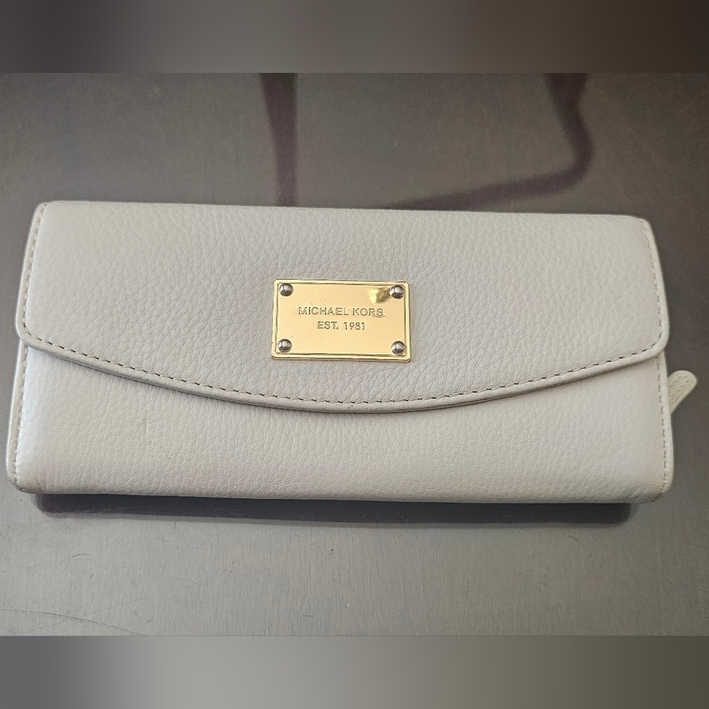 Michael Kors Cream Wallet with Gold Plate